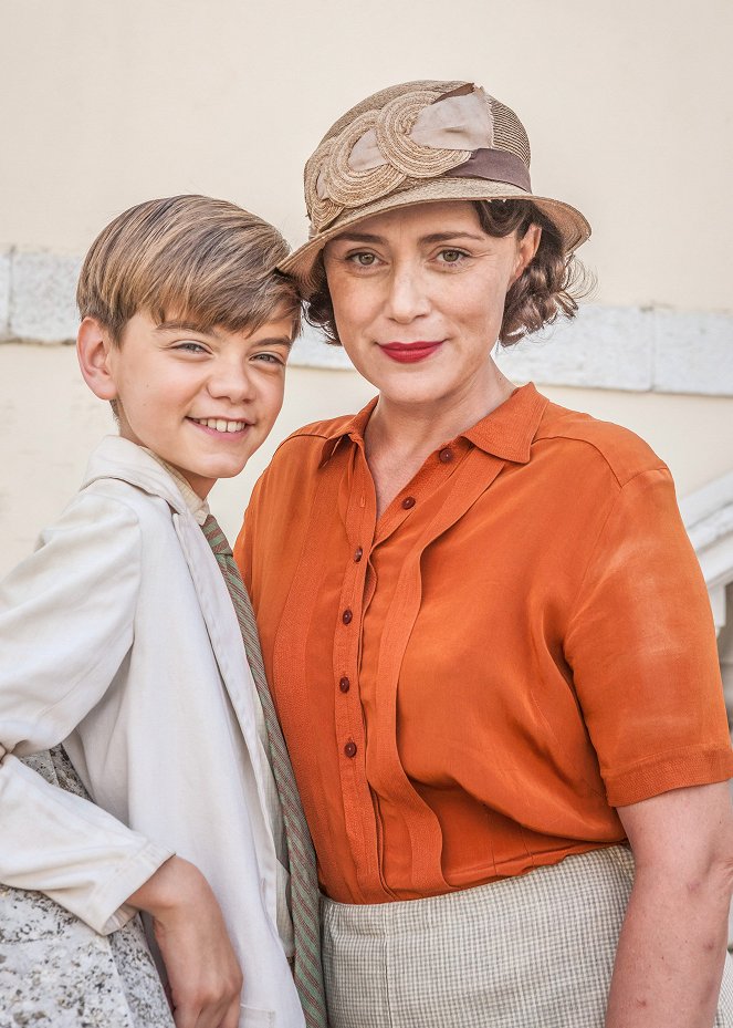 The Durrells in Corfu - Promo - Milo Parker, Keeley Hawes