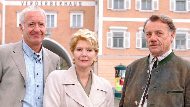 Julia - Eine ungewöhnliche Frau - Promokuvat - Peter Bongartz, Christiane Hörbiger, Franz Buchrieser