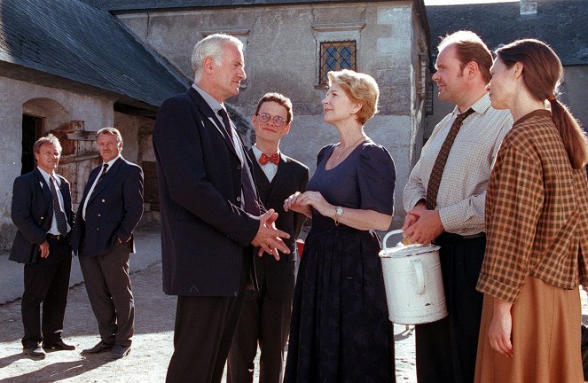 Julia - Eine ungewöhnliche Frau - Der Bankrott - Filmfotók - Peter Bongartz, Christiane Hörbiger, August Schmölzer