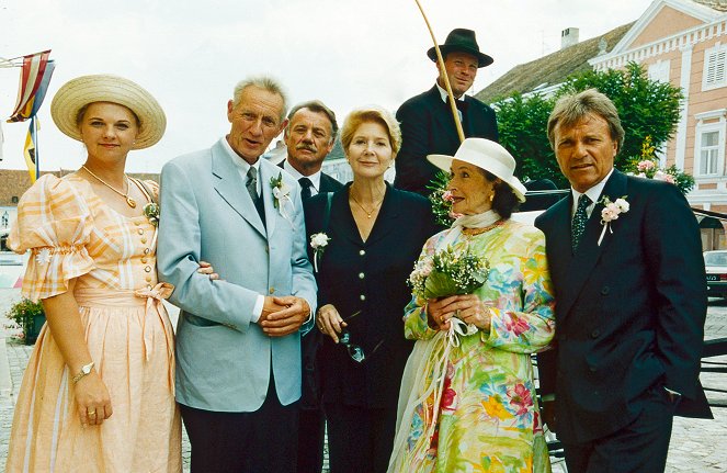 Julia - Eine ungewöhnliche Frau - Im letzten Augenblick - Werbefoto - Johannes Thanheiser, Franz Buchrieser, Christiane Hörbiger, Inge Rosenberg, Wolfram Berger