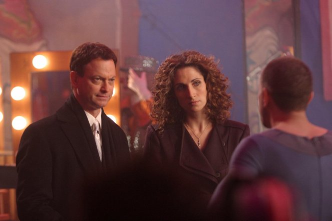 CSI: NY - Season 1 - Blood, Sweat & Tears - Photos - Gary Sinise, Melina Kanakaredes