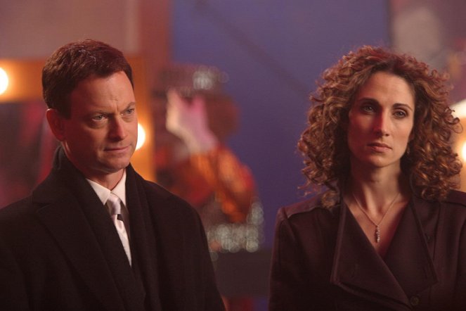 CSI: NY - Season 1 - Blood, Sweat & Tears - Photos - Gary Sinise, Melina Kanakaredes