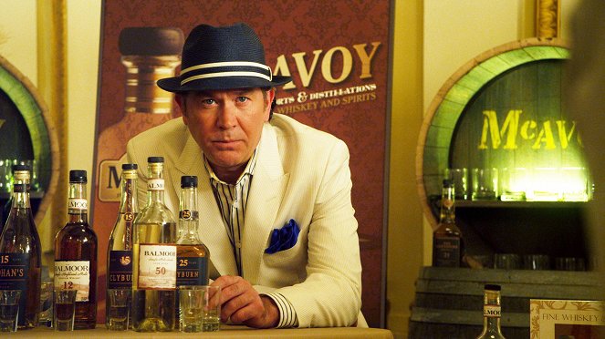 Leverage - Season 4 - The Lonely Hearts Job - Photos - Timothy Hutton