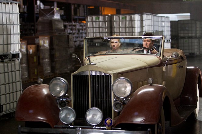 Dokonalý podraz - The Real Fake Car Job - Z filmu - Beth Riesgraf, Timothy Hutton