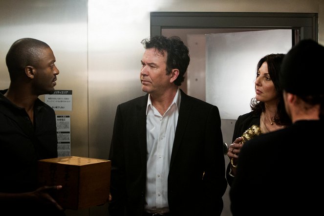 Leverage - Season 5 - Parker allein zu Haus - Filmfotos - Aldis Hodge, Timothy Hutton, Gina Bellman