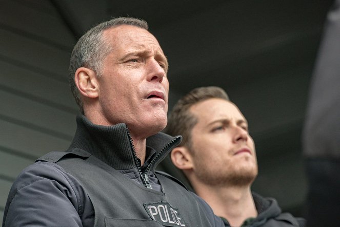 Chicago P.D. - Season 5 - Chasing Monsters - Photos - Jason Beghe, Jesse Lee Soffer