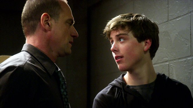 Law & Order: Special Victims Unit - Delinquent - Photos - Christopher Meloni, Sterling Beaumon