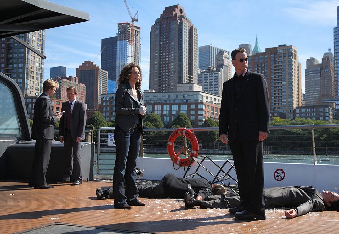 CSI: New York - Season 6 - Irre - Filmfotos - Melina Kanakaredes, Gary Sinise
