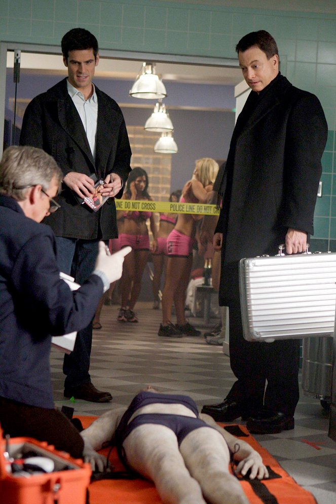CSI: NY - Flag on the Play - Van film - Eddie Cahill, Gary Sinise