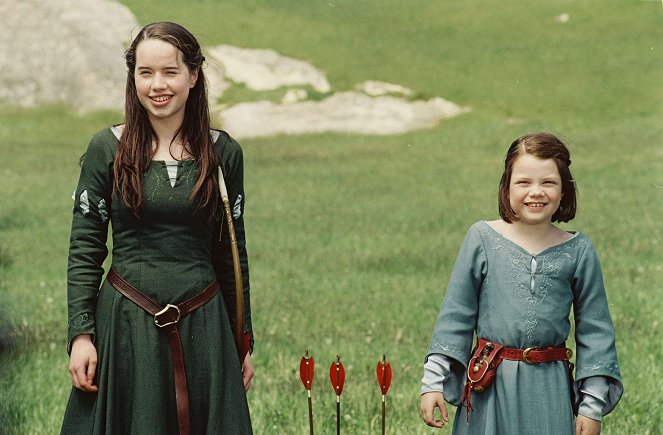 Opowieści z Narnii: Lew, czarownica i stara szafa - Z filmu - Anna Popplewell, Georgie Henley