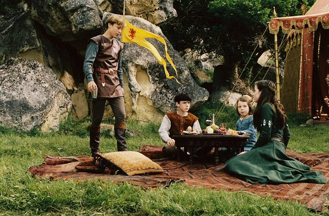 De Kronieken van Narnia: De leeuw, de heks en de kleerkast - Van film - William Moseley, Skandar Keynes, Georgie Henley