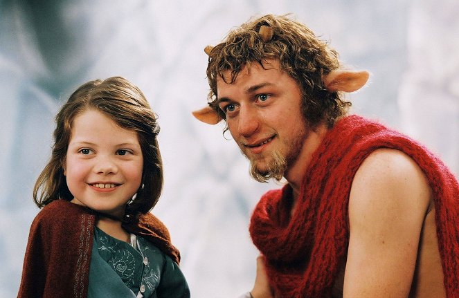 The Chronicles of Narnia: The Lion, the Witch and the Wardrobe - Photos - Georgie Henley, James McAvoy