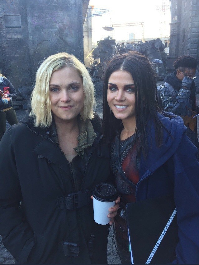 The 100 - Making of - Eliza Taylor, Marie Avgeropoulos