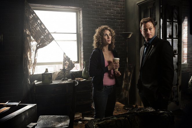 CSI: Kryminalne zagadki Nowego Jorku - Season 4 - Po sąsiedzku - Z filmu - Melina Kanakaredes, Gary Sinise