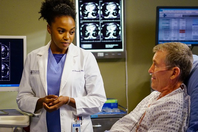 Grey's Anatomy - Die jungen Ärzte - Season 13 - Schatten und Licht - Filmfotos - Jerrika Hinton
