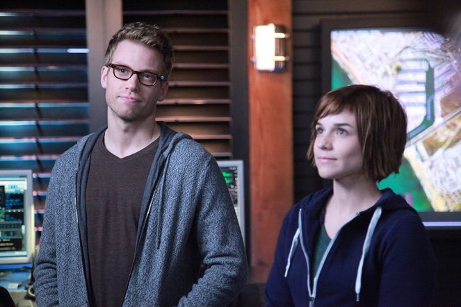 NCIS: Los Angeles - The Watchers - De la película - Barrett Foa, Renée Felice Smith