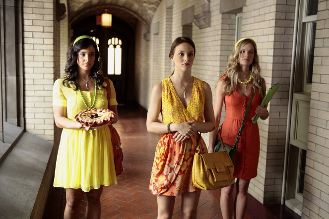 Gossip Girl - Season 4 - Goodbye, Columbia - Photos - Melissa Fumero, Leighton Meester