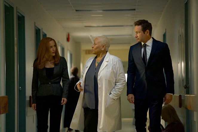 The X-Files - Season 11 - Plus One - Photos - Gillian Anderson, Denise Dowse, David Duchovny
