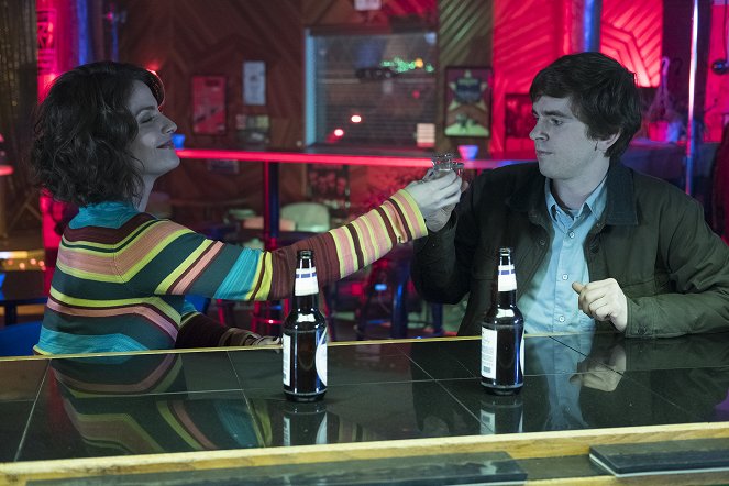 The Good Doctor - Auszeit - Teil 1 - Filmfotos - Paige Spara, Freddie Highmore