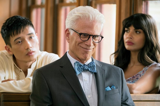 The Good Place - Best Self - Photos - Manny Jacinto, Ted Danson