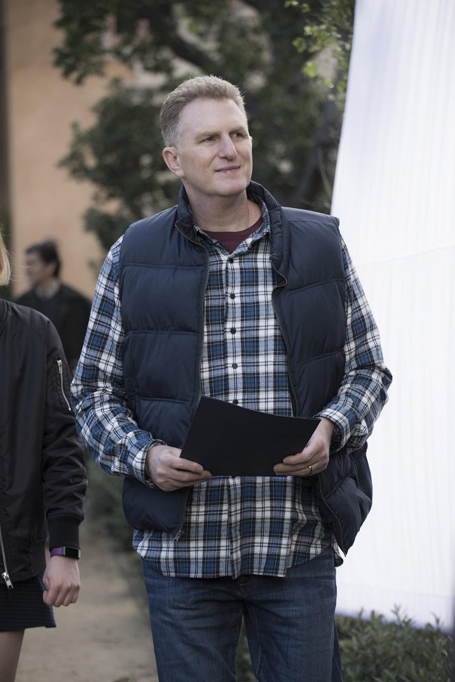 Atypical - That’s My Sweatshirt - Photos - Michael Rapaport