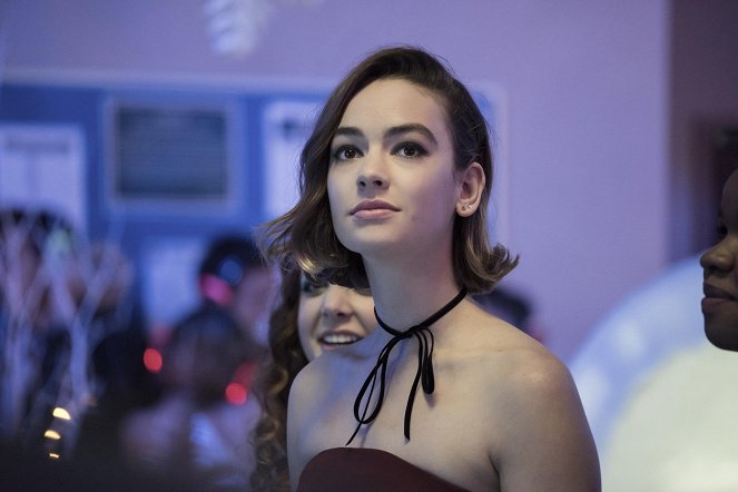 Atypical - The Silencing Properties of Snow - Photos - Brigette Lundy-Paine