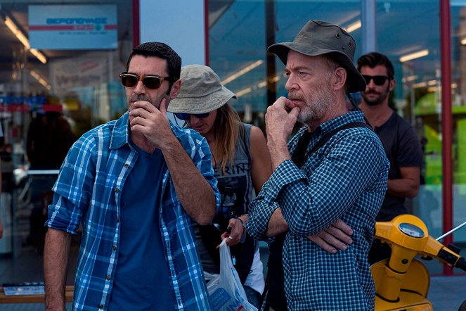 Mundos Opostos - De filmagens - Christoforos Papakaliatis, J.K. Simmons