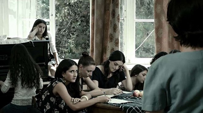 Eka et Natia, Chronique d'une jeunesse georgienne - Film