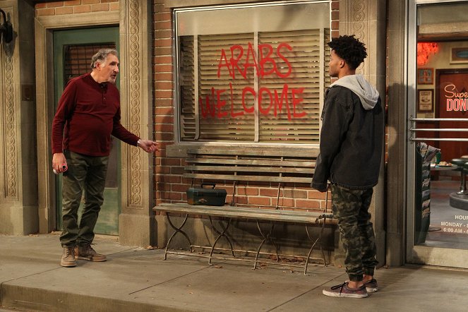 Superior Donuts - Takin' It to the Streets - Film - Judd Hirsch, Jermaine Fowler