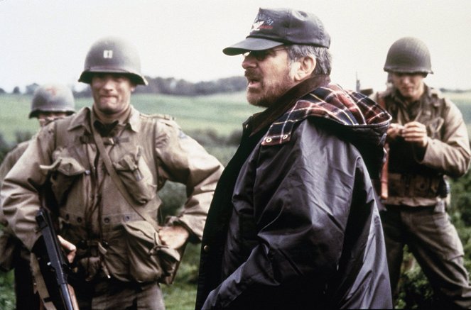 O Resgate do Soldado Ryan - De filmagens - Tom Hanks, Steven Spielberg, Barry Pepper