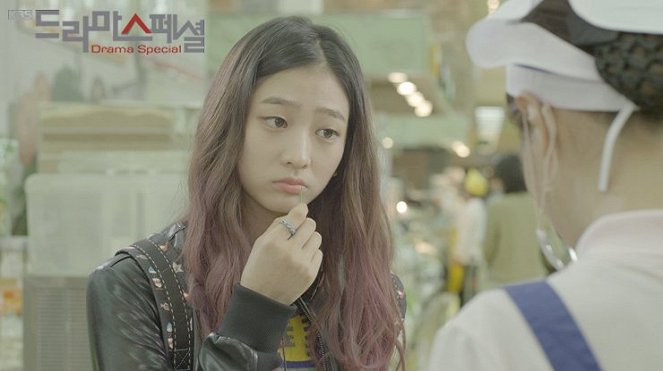 Apppaneun byeontaejoong - Lobby karty - Noo-ri Bae