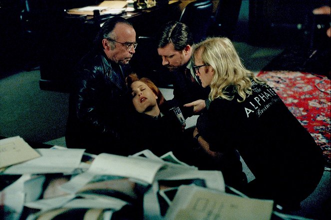 The X-Files - Season 7 - Requiem - Photos - Tom Braidwood, Gillian Anderson, Bruce Harwood, Dean Haglund