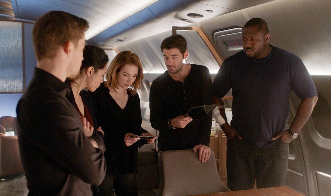 Zoo - The Final Battle - One Night Stand - Filmfotos - Kristen Connolly, James Wolk, Nonso Anozie