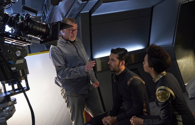 Star Trek Discovery - Nur wegen dir - Dreharbeiten - Jonathan Frakes, Shazad Latif