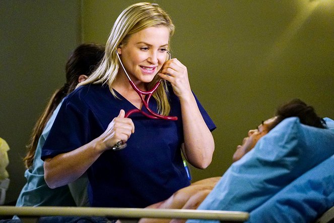 Grey's Anatomy - Season 13 - You Haven't Done Nothin' - Photos - Jessica Capshaw