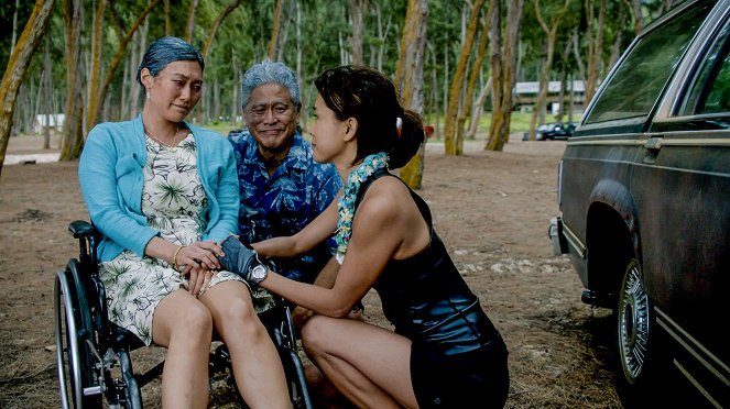 Hawaii Five-0 - Mo'o 'olelo Pu - Photos - Catherine Haena Kim, Grace Park