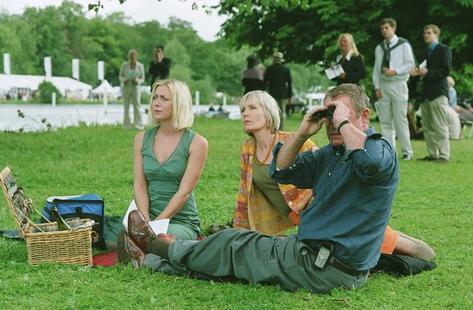 A Midsomer gyilkosságok - Season 8 - Hulla a vízben - Filmfotók - Laura Howard, Jane Wymark, John Nettles