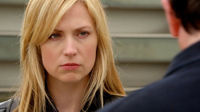 Leverage - Season 5 - The Long Good-bye Job - Photos - Beth Riesgraf