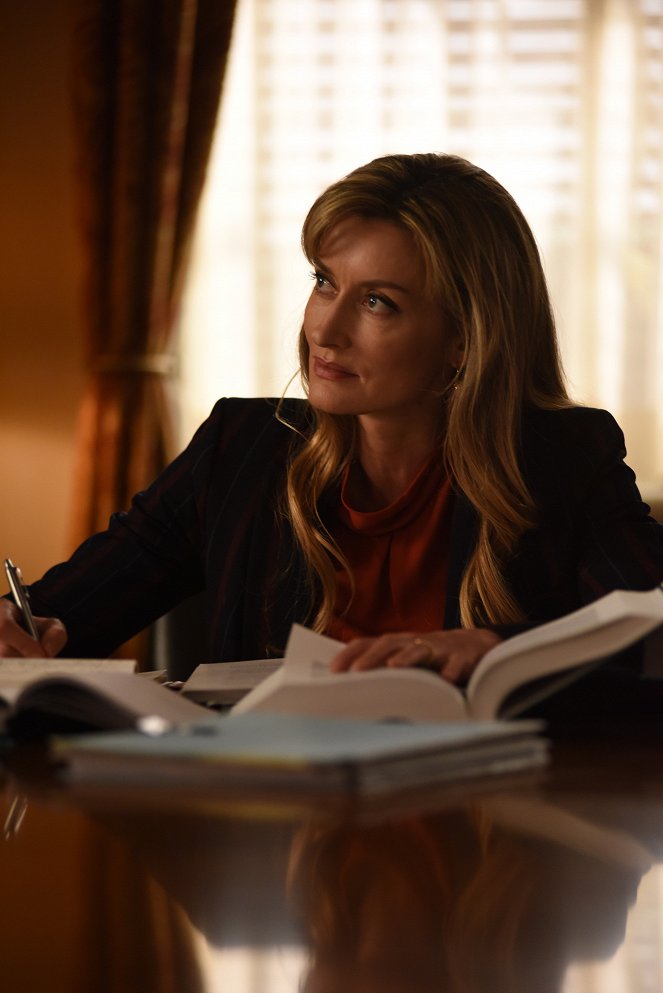 Sobrevivente Designado - Linha de fogo - Do filme - Natascha McElhone