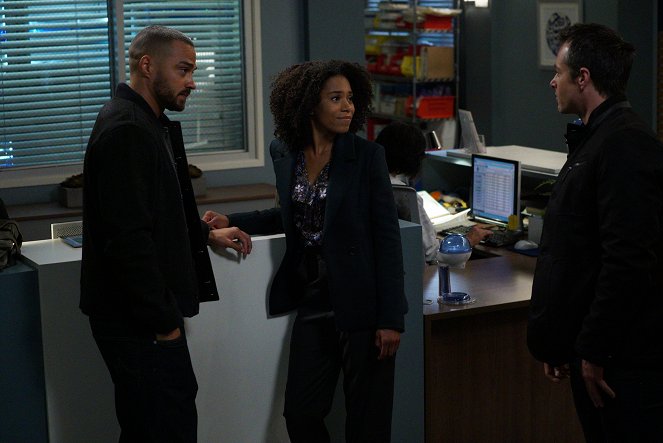 Klinika Grace - 1-800-799-7233 - Z filmu - Jesse Williams, Kelly McCreary