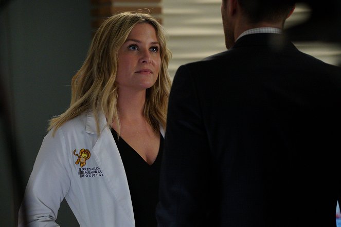 Grey's Anatomy - Season 14 - 1-800-799-7233 - Photos - Jessica Capshaw