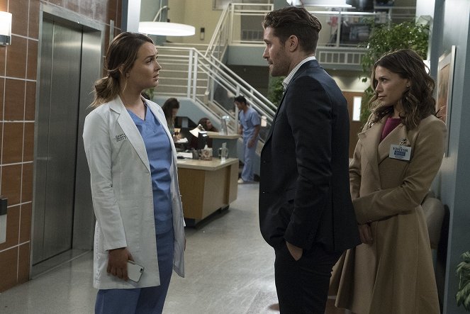 Grey's Anatomy - Season 14 - 1-800-799-7233 - Photos - Camilla Luddington, Matthew Morrison, Bethany Joy Lenz