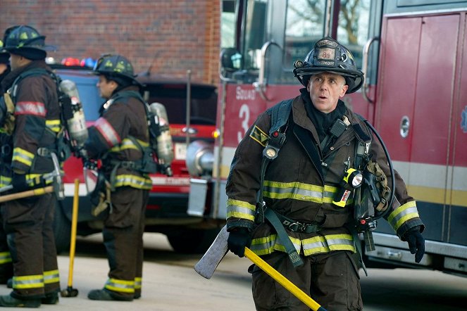 Chicago Fire - Law of the Jungle - Photos - David Eigenberg