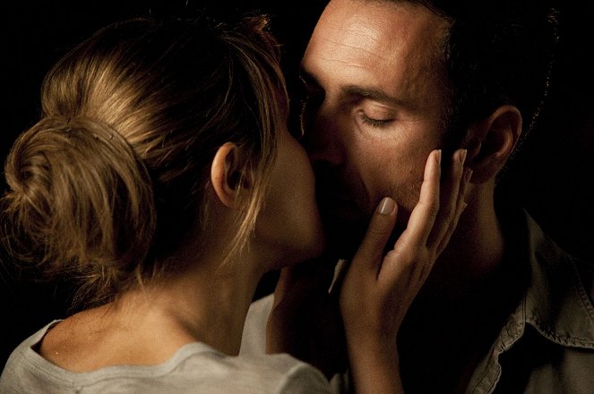 Escort in Love - Photos - Raoul Bova