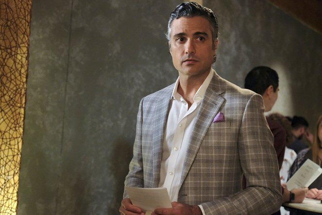 Jane the Virgin - Chapter Fifty-Five - Photos - Jaime Camil