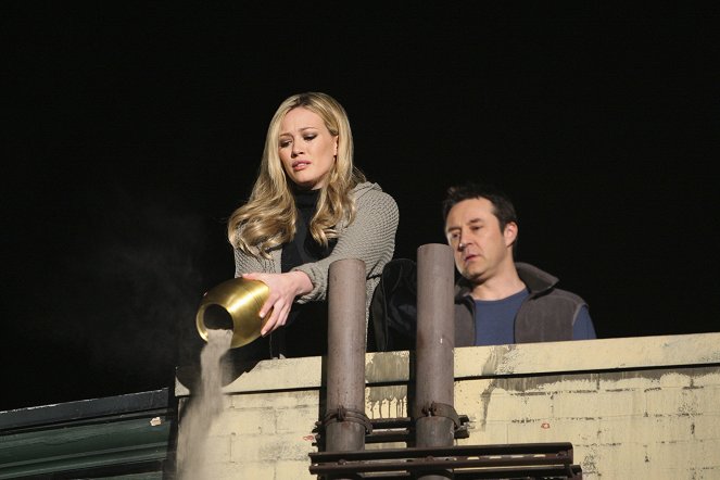 Ghost Whisperer - Season 4 - Thrilled to Death - Photos - Hilary Duff, Currie Graham
