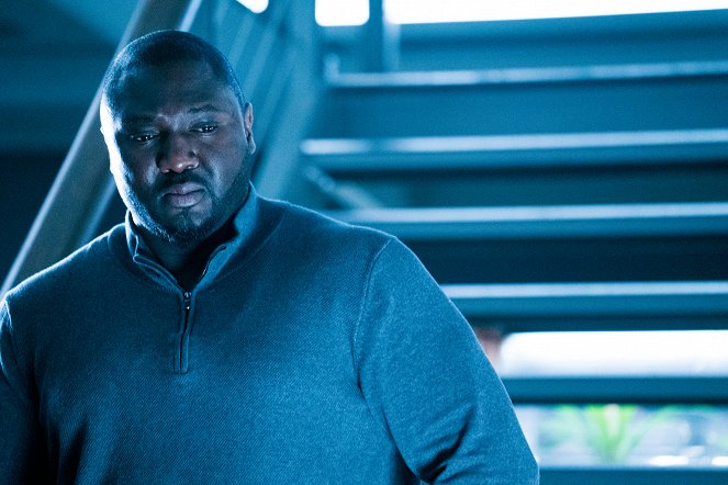 Zoo - Season 3 - The Black Forest - Photos - Nonso Anozie