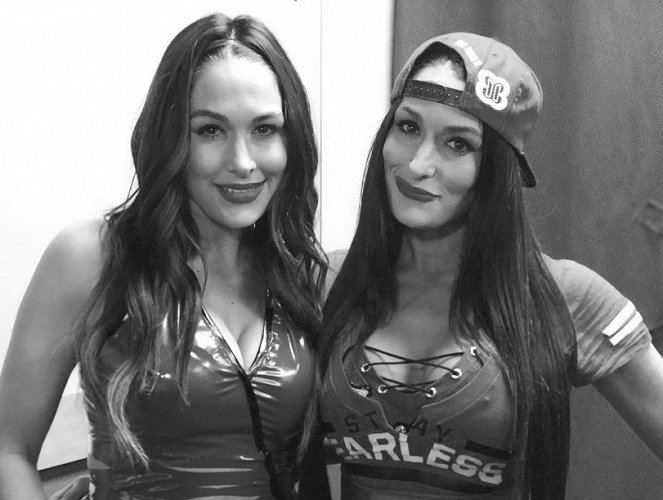 WWE Royal Rumble - Z nakrúcania - Brianna Garcia, Nicole Garcia