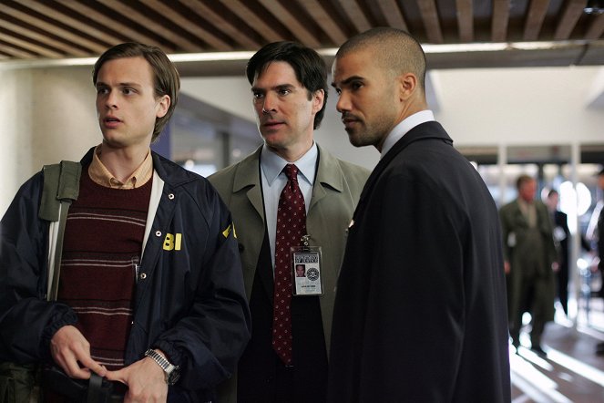 Criminal Minds - Season 1 - Extreme Aggressor - Photos - Matthew Gray Gubler, Thomas Gibson, Shemar Moore