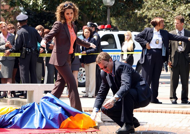 CSI: Kryminalne zagadki Nowego Jorku - Faul osobisty - Z filmu - Melina Kanakaredes, Gary Sinise